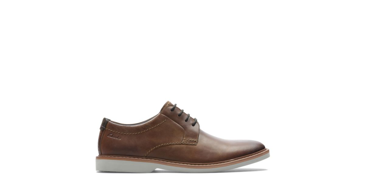 clarks atticus tan
