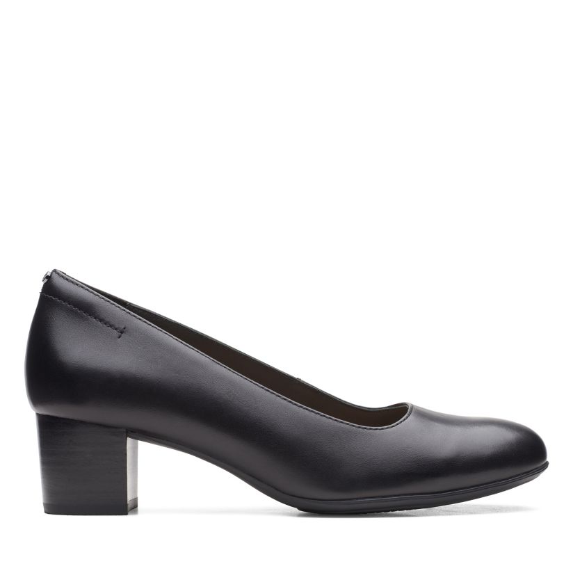 black clarks shoes women