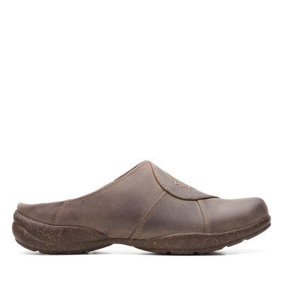 clarks clogs wide width
