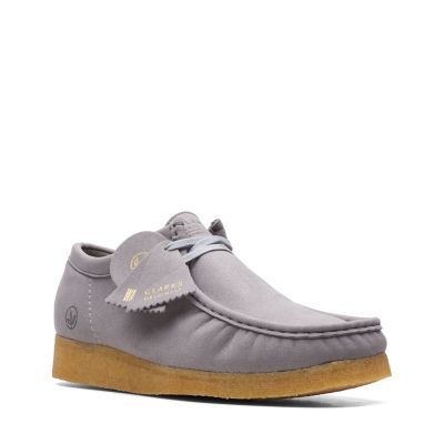 grey clarks wallabees