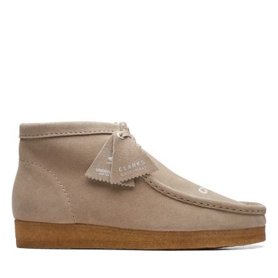 beige clarks