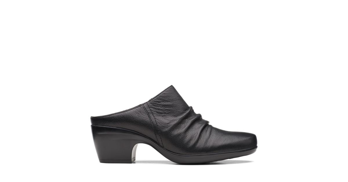 clarks mila charm bootie