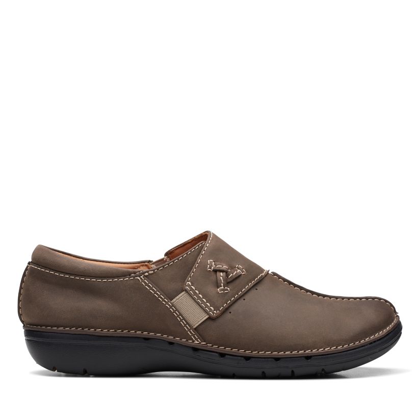 clarks ladies slip on shoes