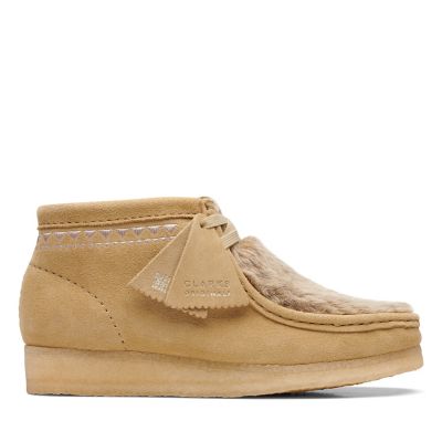 clarks wallabees size 10