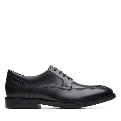 Men's Un Hugh Way Black Leather Shoes | Clarks