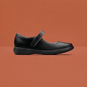 clarks teenage shoes