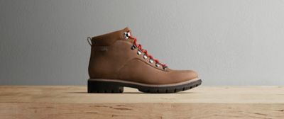 clarks walking boots mens