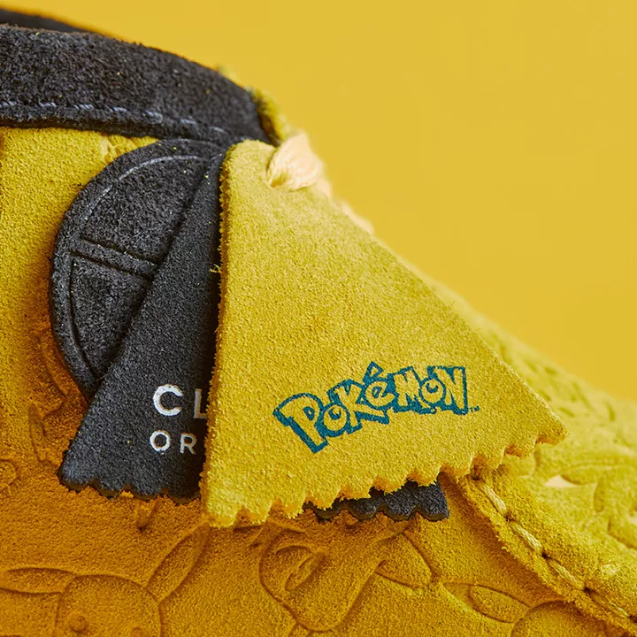 Wallabee boots Pikachu menggunakan bahan suede premium