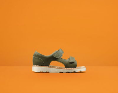 clarks girls summer shoes