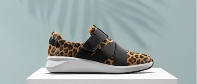 clarks ladies slip on trainers