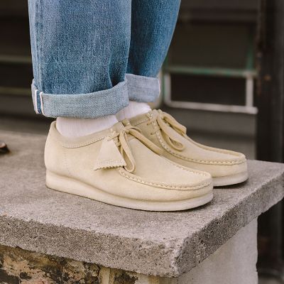clarks wallabees with jeans