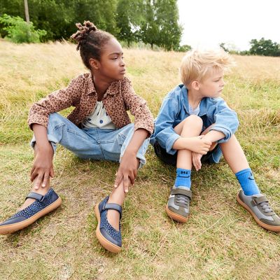 clarks shoes store locator