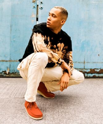 clarks wallabees on feet