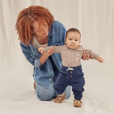 can newborns wear shoes