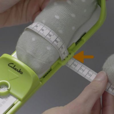 حلاق clarks kids shoe measure 