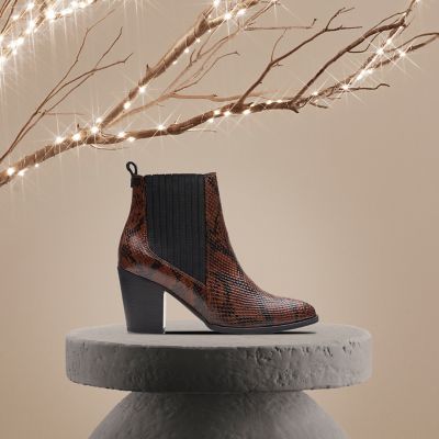 clarks shoes website