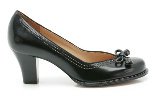 clarks bombay pumps