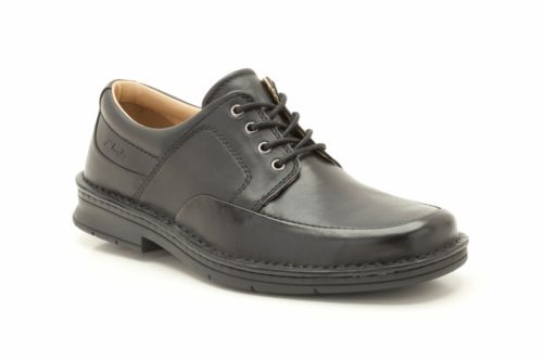 clarks outlet boys school shoes