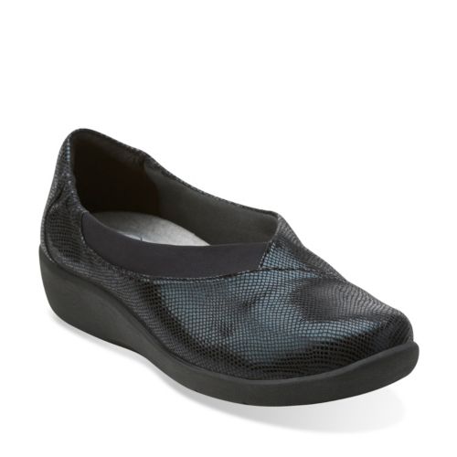 clarks boots gore tex womens
