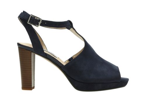 wide fit clarks