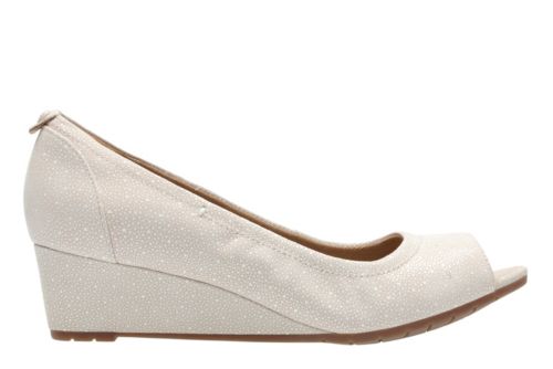 Vendra Daisy Nude Interest Nubuck - Women's Neutral Shoes - Clarks ...