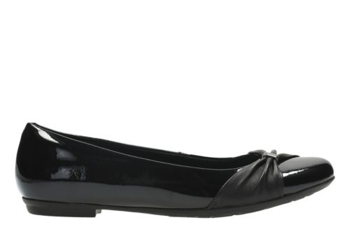 clarks clearance kids