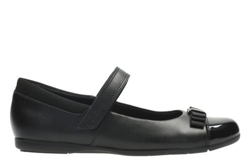 clarks clearance childrens