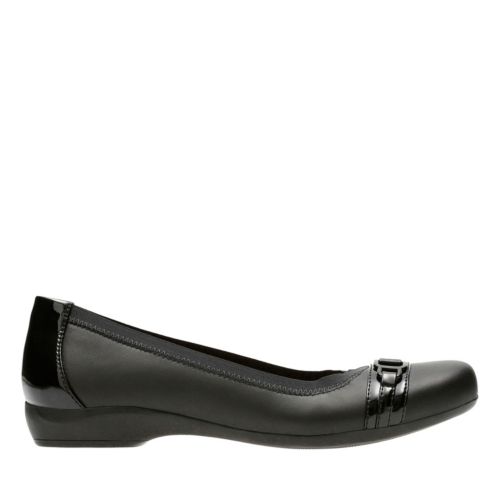 clarks wide fit ladies flat shoes