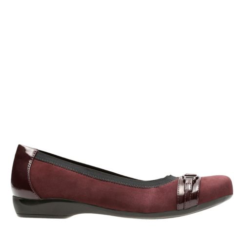 clarks wide fit ladies flat shoes