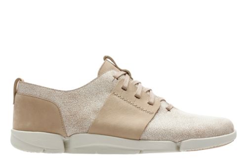 clarks tri caitlin wide
