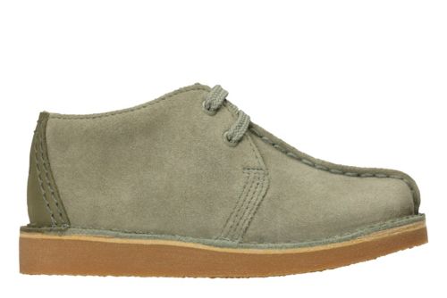 clarks desert trek sizing