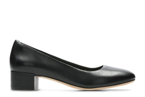 clarks court shoes wide fit