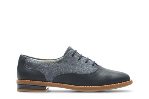 clarks clearance childrens