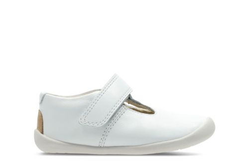 البلديات clarks roamer go white 