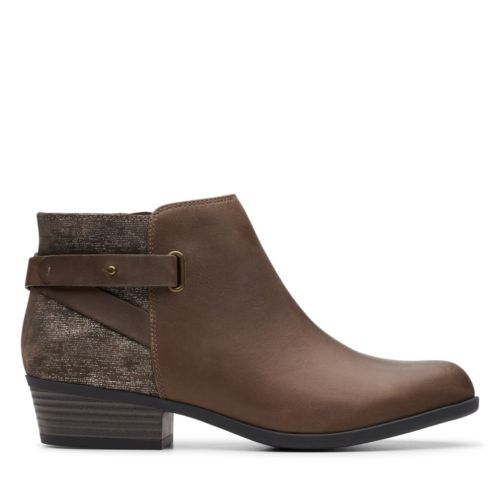 clarks womens brown ankle boots