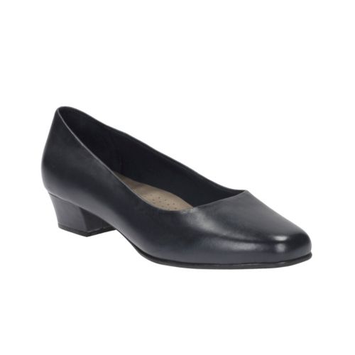 clarks outlet wide fit