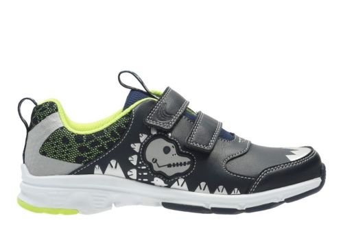 clarks trainers boy