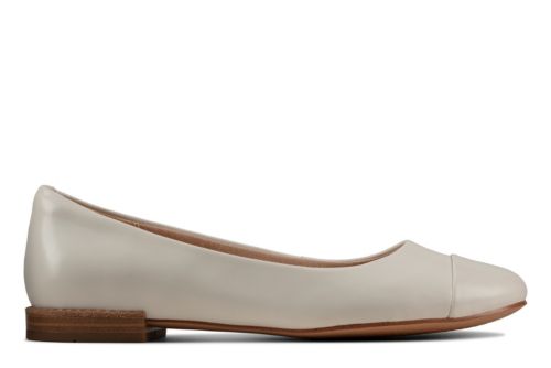 wide fit pumps clarks