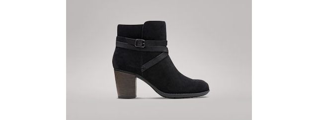 clarks outlet online
