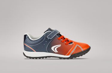 clarks outlet boys trainers