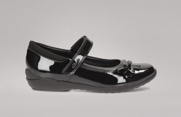 skechers clarks village